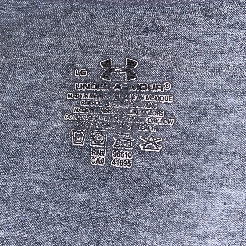 Under armour t-shirt - Picture 3 of 3